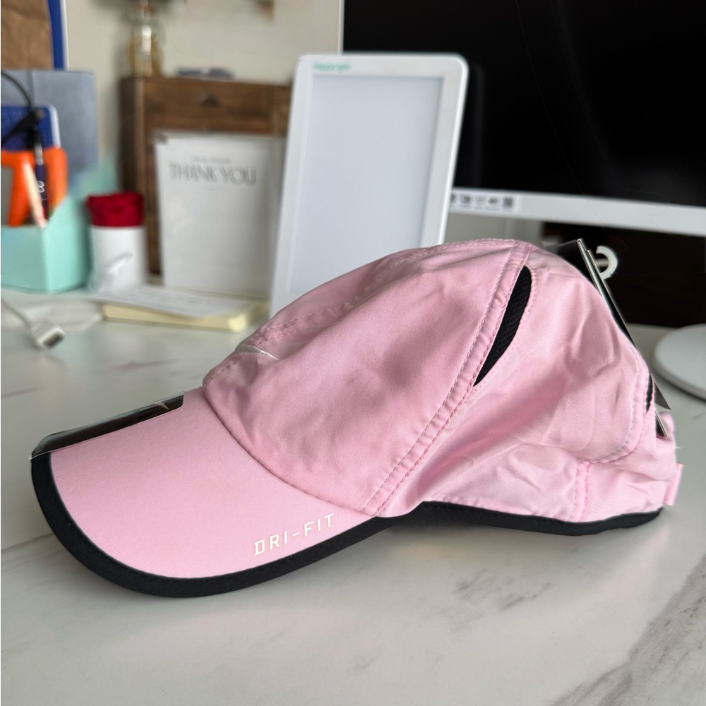 Nike Youth Featherlight Dri-Fit Running Cap (One Size, Pink/Black)